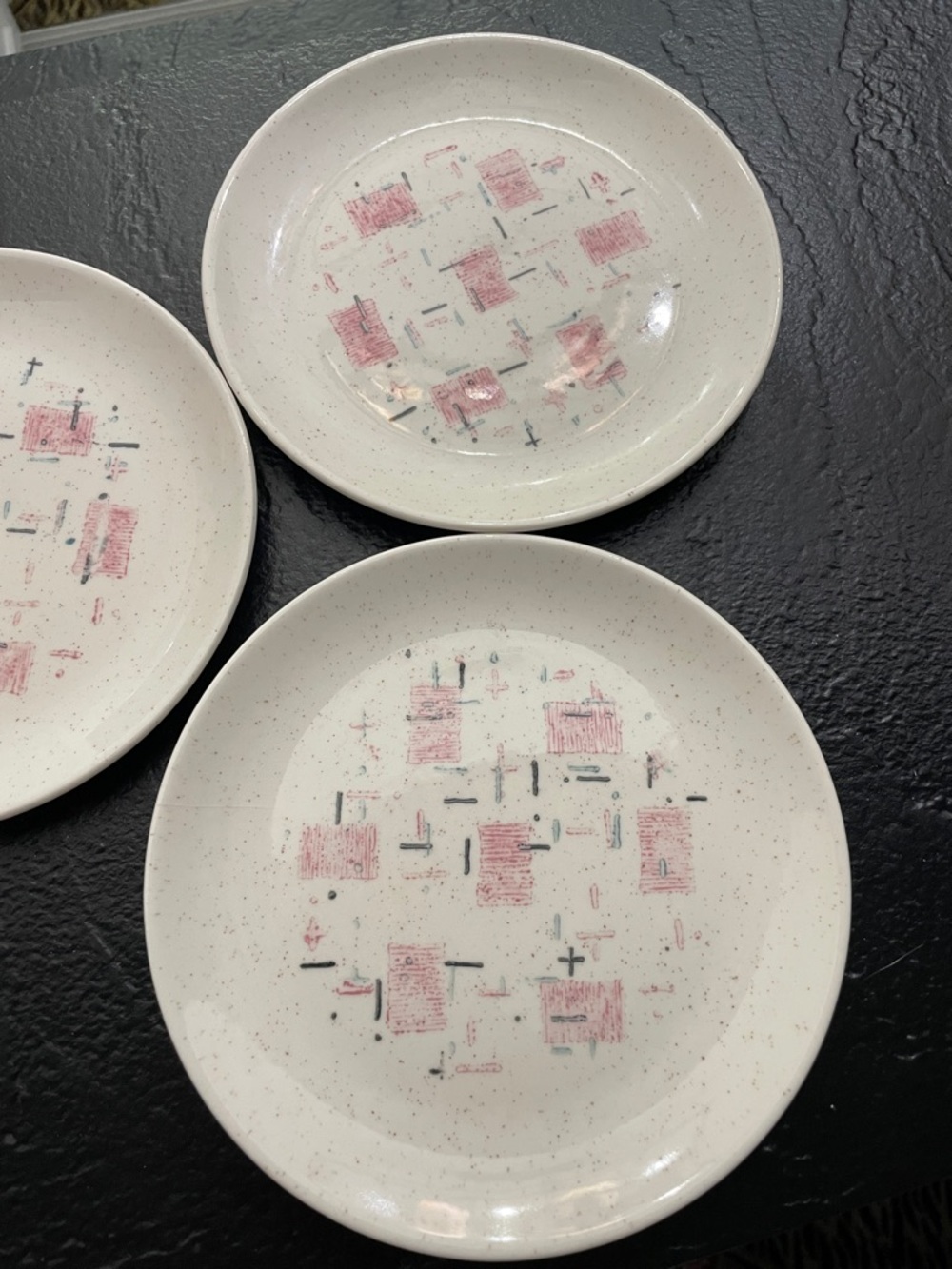 Vernon Metlox Tickled Pink Ceramic Bread Plates, Pink Geometric Pattern Set of 3 - Picture 3 of 7